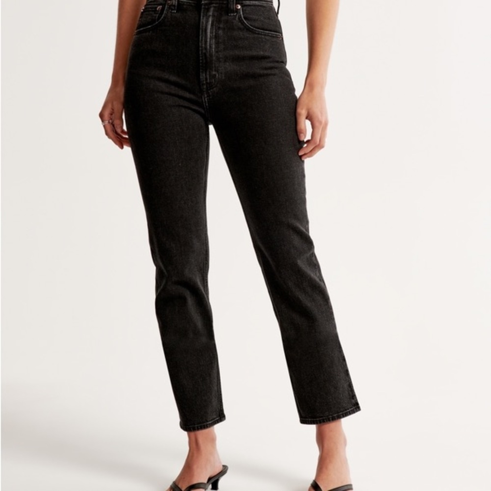 Abercrombie & Fitch Ultra High Rise Ankle Straight Jean
